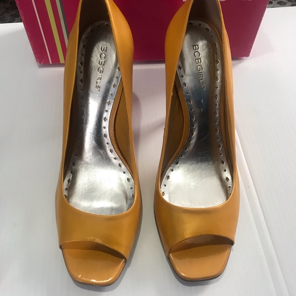 BCBGirls ARIEL Yellow Opalescent Peep Toe Heels - Picture 5 of 7